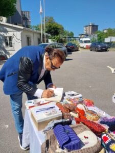 BOSTANCI GÖNÜLLÜEVİ KERMESİ .  KÜTAHYA’DAN GELDİ, İLK DURAĞI KERMES OLDU: BİR KİTABIN BAŞLATTIĞI GÜZEL HİKÂYE
