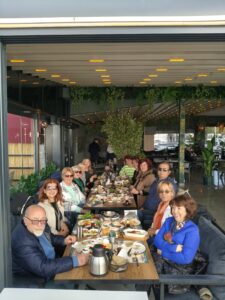 SEZONUN YORGUNLUĞU KAHVALTIDA PAYLAŞILDI: İSTANBUL KÜLTÜRLER KOROSU KARTAL’DA BULUŞTU